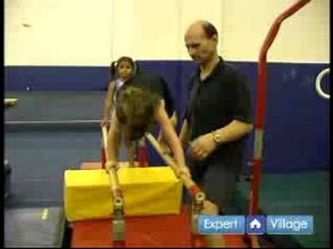 Nasıl Okul Öncesi Jimnastik Öğretmek: Okul Öncesi Jimnastik Tatbikatların Paralel Bar