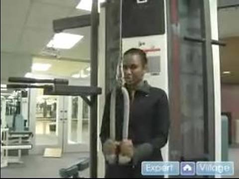 Tricep Programları Ve Egzersizleri: Dayanıklılık Egzersiz İçin Ayakta Triceps Uzantısı