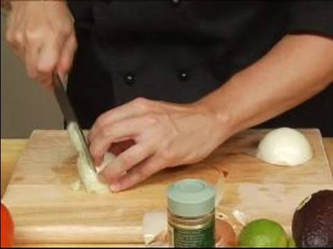 Tavuk Tortilla Çorbası Tarifi : Brokoli Çorbası İçin Bir Soğan Doğrayın 