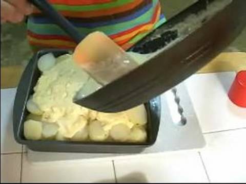 Elma Dilimli Patates Tarifi: Peynir Sos İçin Elma Dilimli Patates Ekleyin.