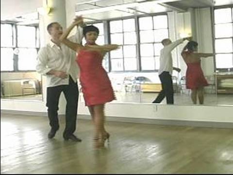 New York Stili Salsa Dansı : Gece Kulübü Salsa Dansı İçin Çapraz Vücut Kurşun Bir Varyasyon 