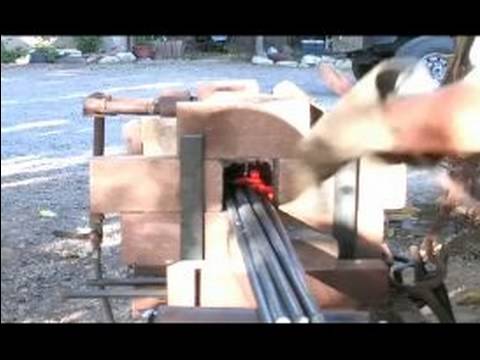 Nasıl Bir Yapı Ferforje Çit : Demir Parmaklıklar İçin Bir Yaprak Oluşturmak 