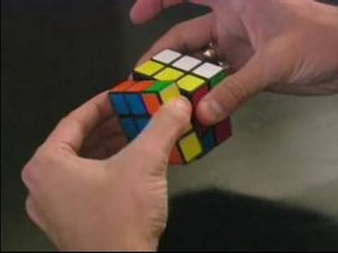 Nasıl Rubiks Cube Çözmek İçin: Üçüncü Katman Yan Çözüm Bir Rubiks Küp