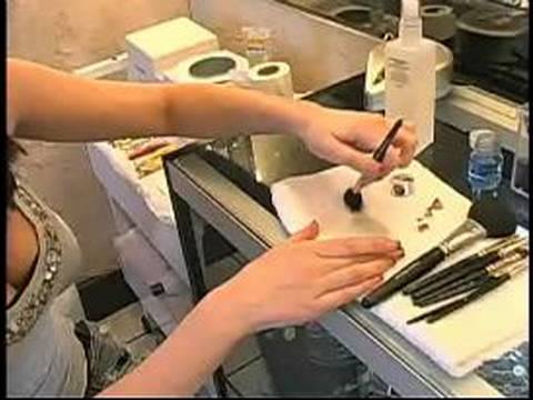 Profesyonel Makyaj İpuçları: Nasıl Bir Profesyonel Gibi Makyaj Fırçaları Temizlemek İçin