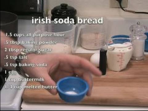 & İrlandalı Soda Beyaz Kahverengi Ekmek Tarifi : İrlandalı Soda Ekmek Tarifi İçin Malzemeler 