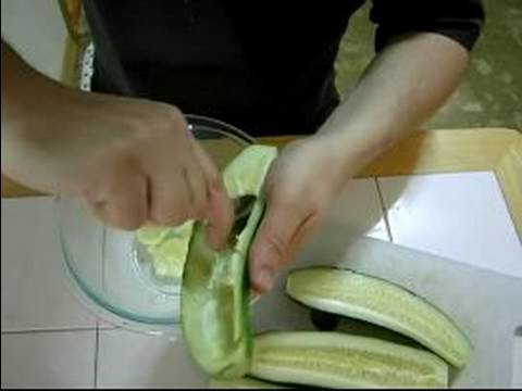 Pişmiş Salatalık Dolması Tarifi Talimatları: Salatalık İçin Doldurulmuş Fırında Salatalık Oyuk.