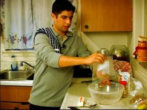 Ev Yapımı Şükran Kabak Pasta Tarifi: Chop Pecans Kabak Pasta İçin