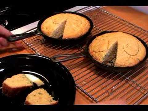 Kolay Jalapeno Ve Skillet Cornbread Tarifleri: Jalapeno Cornbread Ve Düz Mısır Ekmeği Nasıl Servis