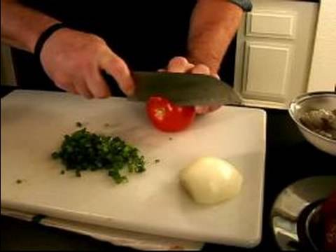 Şef Donno'nın Ton Balığı Tarifi: Ton Balığı Ve Karides Salatalık Spagetti İle Sebze Hazırlama