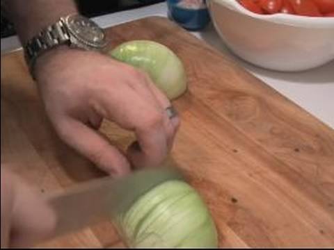 Domates Fesleğen Çorbası Tarifi: Chop Soğan Domates Fesleğen Çorbası