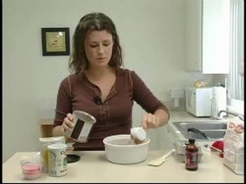 Fıstık Ezmesi Cupcake Tarifi: Fıstık Ezmesi Kek Yapmak İçin Erime Malzemeyi Karıştırma