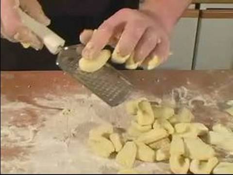 Ev Yapımı Gnocchi Tarifi: Şekillendirme Ve Gnocchi Hamur Pişirme