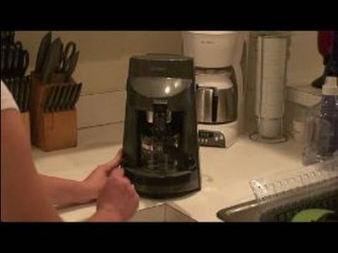 Evdeki Elektronik Aygıtlar Kullanma: Bir Espresso Makinesi Kullanma