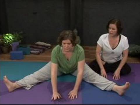 Doğum Öncesi Yoga Uzanır Ve Teşkil Etmektedir: Doğum Öncesi Yoga İçin Streç İleriye Doğru Poz