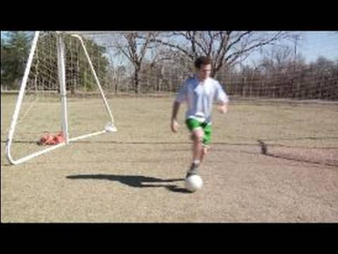 Futbolda Top Sürme Tekniği Üzerinde Rulo Nasıl Futbol Beceri Ve Teknikleri Top Sürme : 