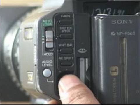 Nasıl Bir Dijital Video Kamera: Dijital Video Kamera Pil Değiştirme