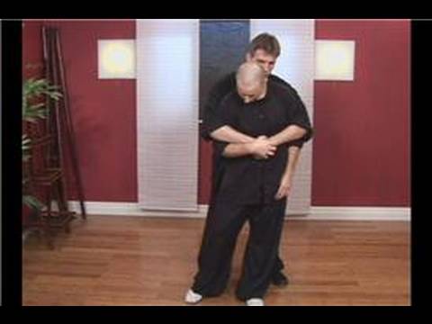 Kung Fu Öz Savunma: Kung Fu: Arka Ayı Gibi Kucaklama Savunma