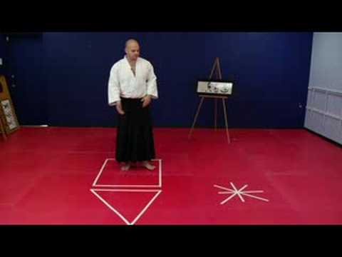 Aikido Egzersizleri Ve Uzanıyor: Aikido Üçgen Ve Kare Hareketleri