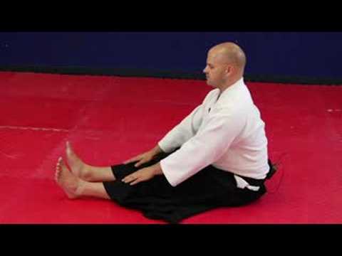 Aikido Egzersizleri Ve Uzanıyor: Hamstring Aikido Streç