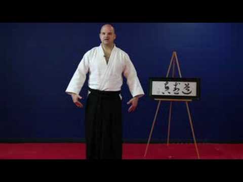 Aikido Egzersizleri Ve Uzanıyor: İpuçları Aikido İçinde Yürüyüş