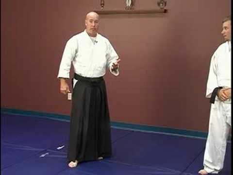 Tekme Savunma: Orta Aikido Teknikleri: Bacak Süpürme Bir Yan Tekme Karşı: Orta Aikido Teknikleri