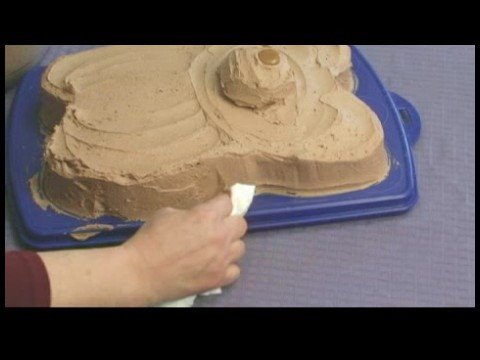Bir Oyuncak Ayı Pasta Süsleme: Krema Pasta Tabağı Kapalı Temizlik
