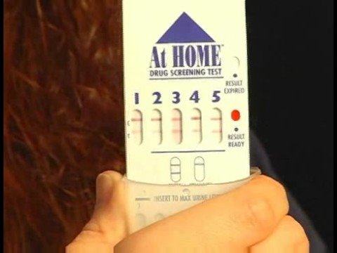 Nasıl Ev Uyuşturucu Testleri Kullanmak İçin : Ev Uyuşturucu Testi Sonuçları Okuma 