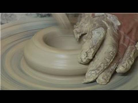 Bir Santa Fe Tarzı Çömlek Yapım: Santa Fe Style Pot Kil Sıkıştırma