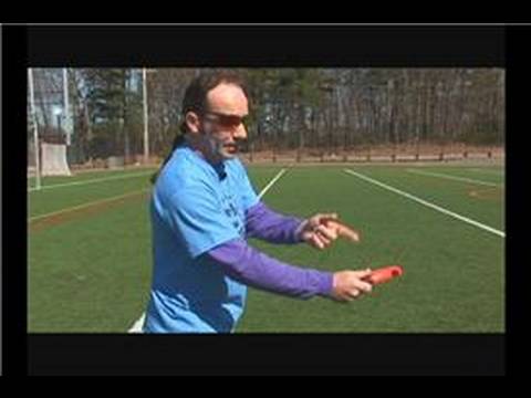 Frizbi Uzanır, Backhand Ve Forehand Atar : Freestyle Mac Freestyle Frisbee At Backhand 