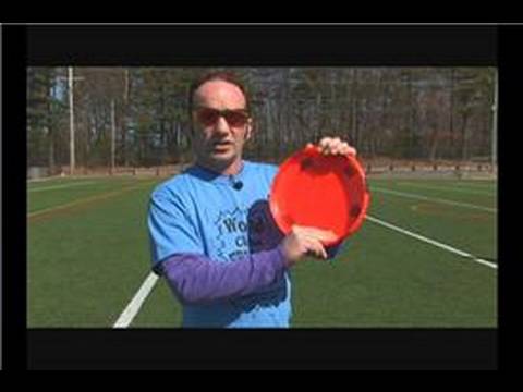 Uzanıyor, Backhand Ve Forehand Atar Freestyle Frisbee : Frizbi Forehand Atış Serbest 