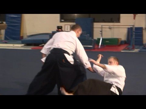 Kapmak Ve Havai Saldırılar İçin Aikido Teknikleri Aikido Tekniği: Al & Karıştırma Nefes Atmak