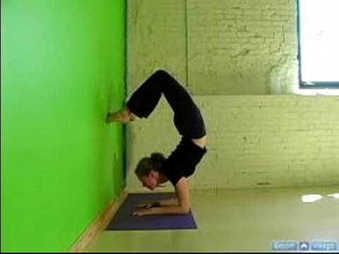 Yoga Teknikleri İçin Gelişmiş Silinme: Ayak Curl Amut Yoga İnversiyon Poz
