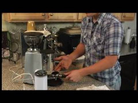 Nasıl Çift Kişilik Breve Latte Olun: Nasıl Bir Çift Breve Sütlü Espresso Shot Sepeti Doldurun