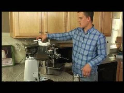 Nasıl Tek Cappucino Yapmak: Nasıl Birleştirmek Ve Tek Bir Cappuccino Hizmet