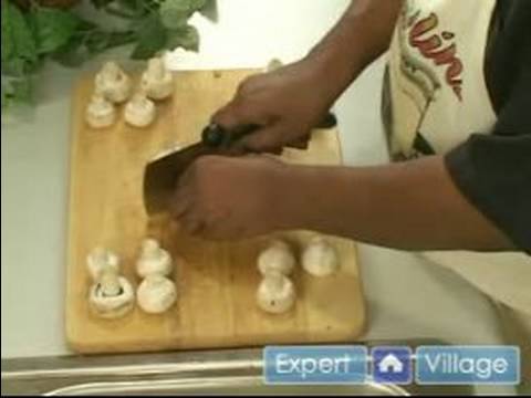Tavuk Cacciatore Nasıl Yapılır : Tavuk Cacciatore İçin Mantar Kesmek İçin Nasıl 