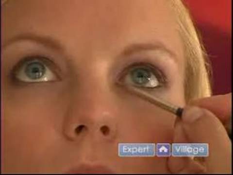 Smokey Göz Farı Karıştırmak İçin Nasıl Uygulama İpuçları Ve Teknikleri Makyaj : 