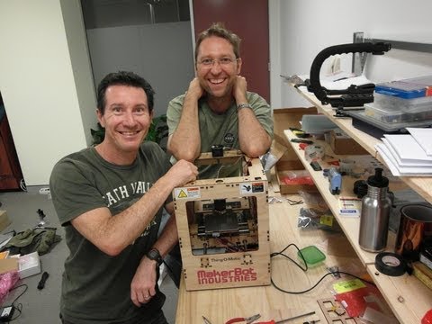 Eevblog #246 - Makerbot Şey-O-Matic Zaman Atlamalı Yapı