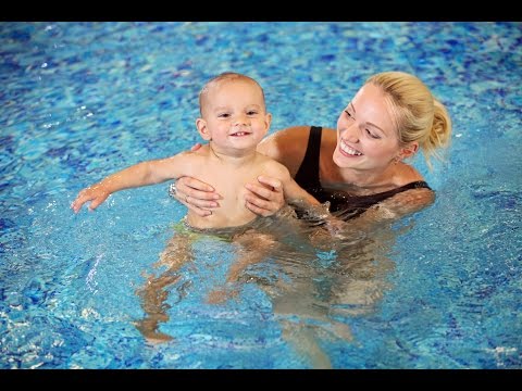 Yüzmek İçin Bir Çocuk Öğretmek Nasıl